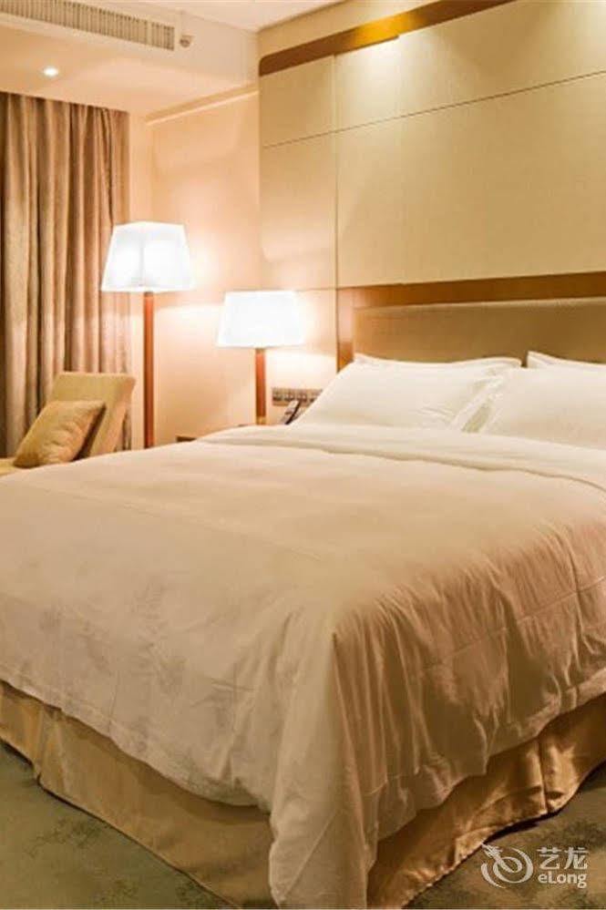 Bavaria City Hotel Бэйхай Экстерьер фото