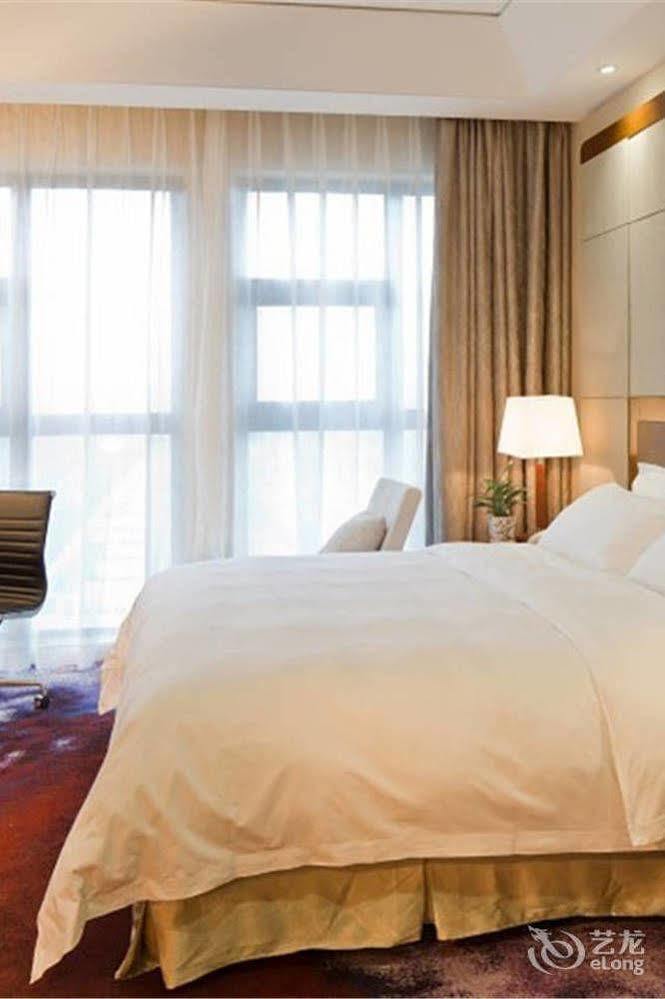 Bavaria City Hotel Бэйхай Экстерьер фото