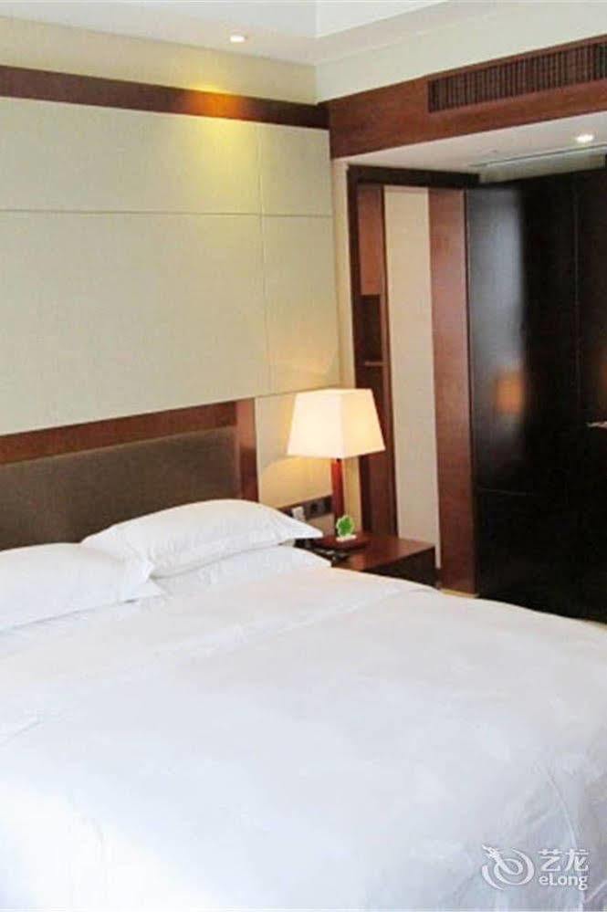Bavaria City Hotel Бэйхай Экстерьер фото