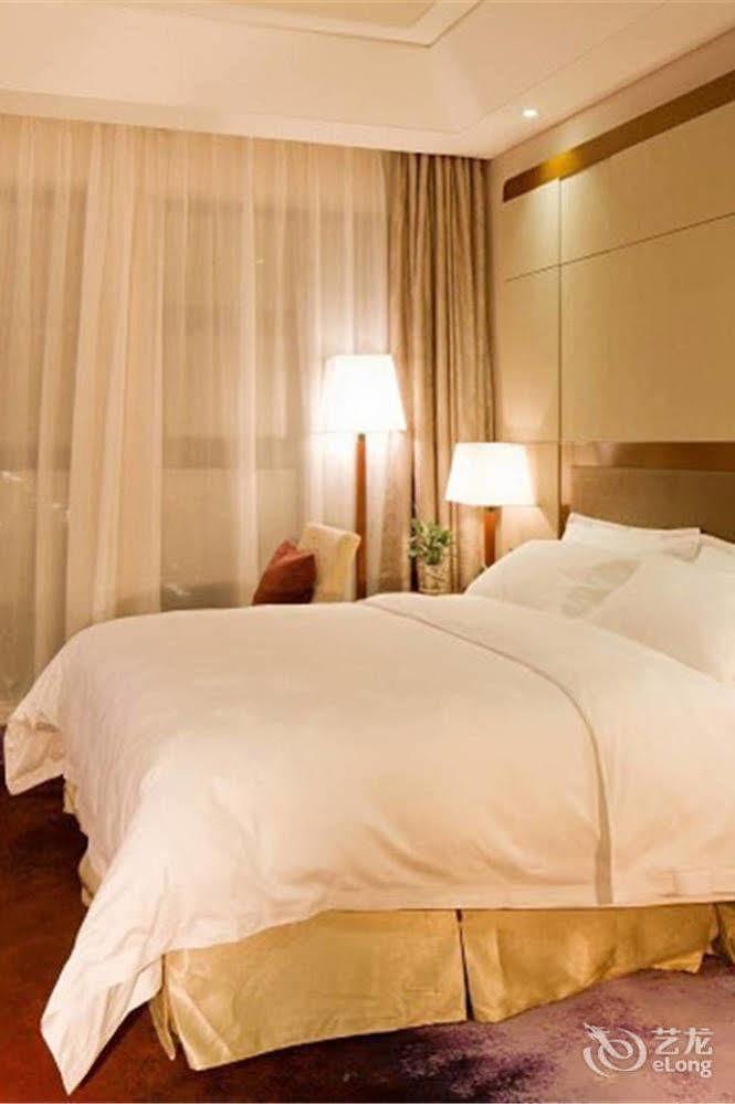 Bavaria City Hotel Бэйхай Экстерьер фото